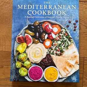 The Mediterranean Cookbook - Blue Cover Cookbook for Seasonal, Healthy Cooking
